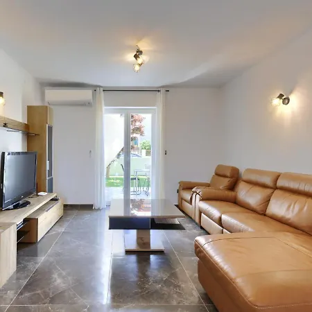 Holiday home Enka By Interhome