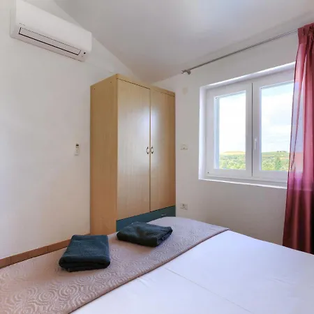 Enka By Interhome Pula