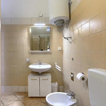 Enka By Interhome פולה