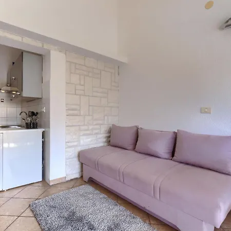 Enka By Interhome פולה